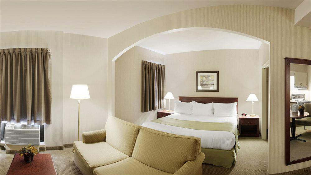 Hotel Ramada By Wyndham San Juan de Terranova Exterior foto
